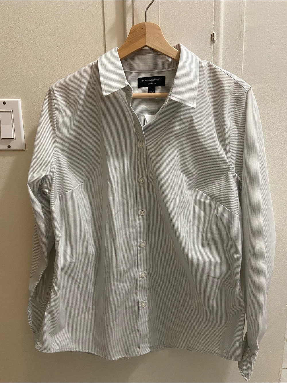 Banana Republic White with Light Gray Pinstripe Women's Button-Down Shirt